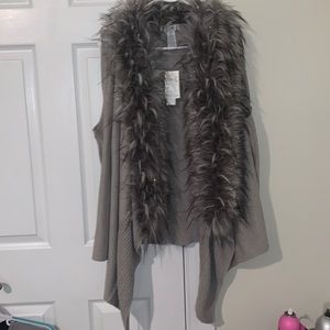 Womens cut off sleeve furry lined cardigan! Brand new! XL